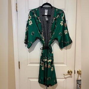 Chico’s Boutique brand Satin Floral Green Kimono Style Satin Robe